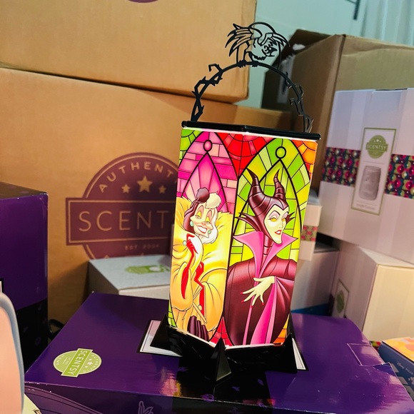 NIB Disney Villains Warmer - All the Rage Warmer - Picture 3 of 4